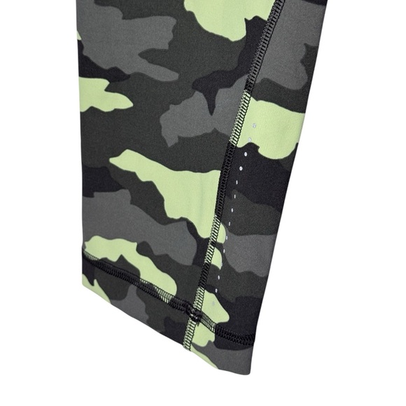 Lululemon | Swift Speed High-Rise Crop 21” Heritage Camo | Size 6 | EUC - Picture 3 of 4
